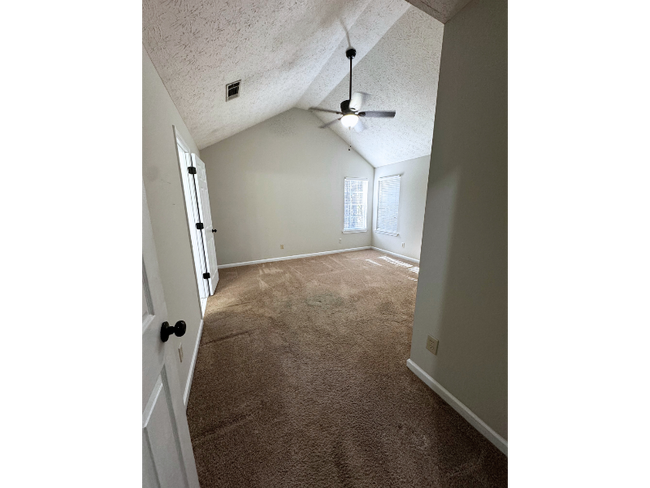 26 Angel Trace