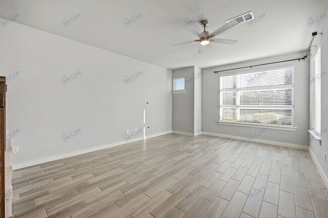 Photo - 358 Oakbend Dr