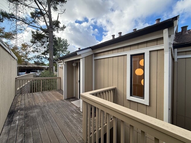 Building Photo - RENTED - LARGE THREE BEDROOM UPDATED TWO-S...