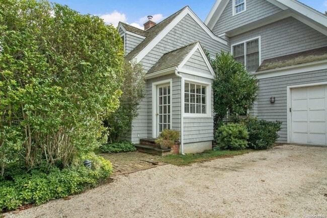 Photo - 64 S Hill St