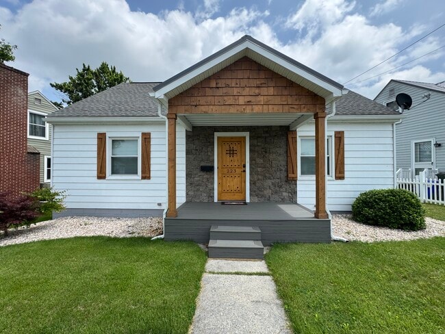 Building Photo - 223 Lurgan Ave Rental