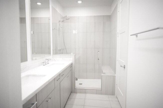 Photo - 264 Pullman Ct