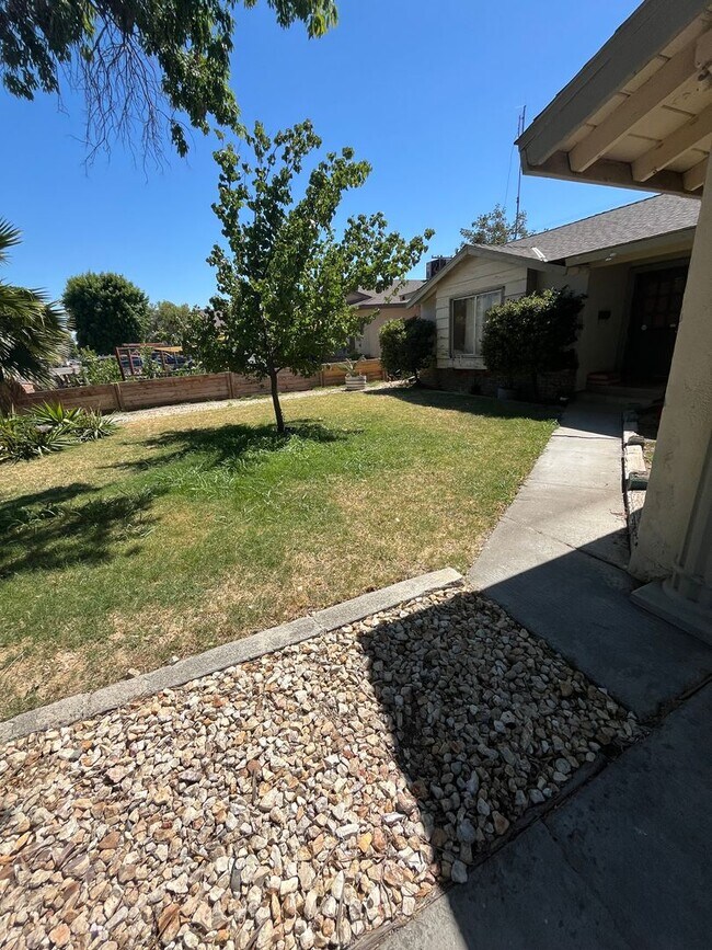 427 N Santa Ana St