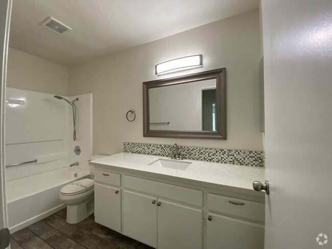 Building Photo - 2bed/2bath home in Mission Park Community!