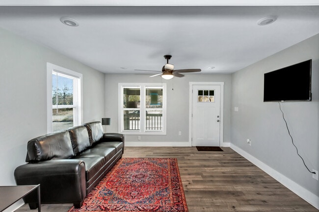 Photo - 2602 Holmes Ave NW