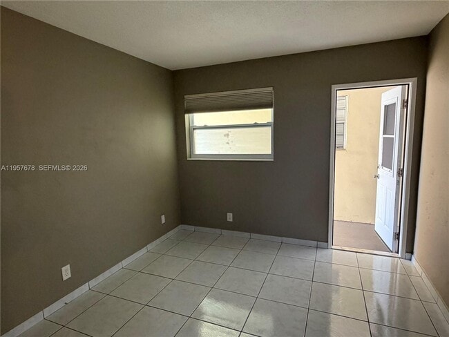 Photo - 1301 N 12th Ct Unidad 4B
