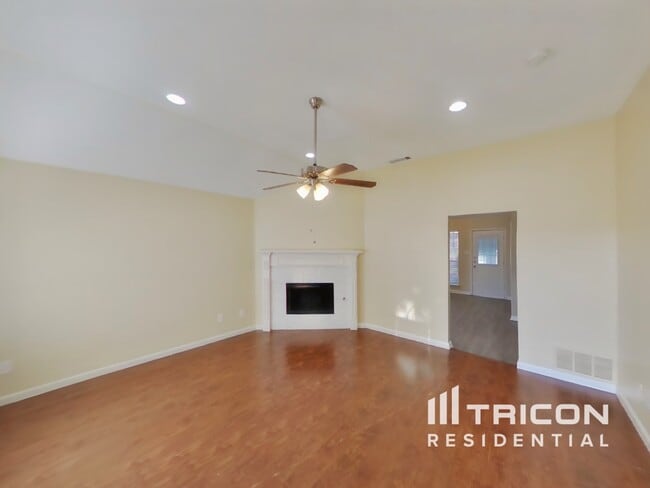 Photo - 2616 Spring Rain Dr