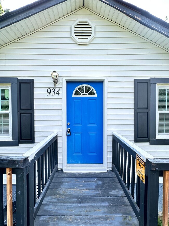 Photo - 934 5th St SW