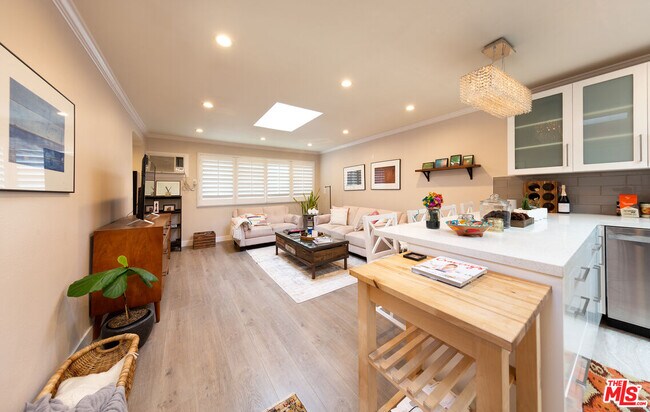 Photo - 938 Palm Ave Unidad 8