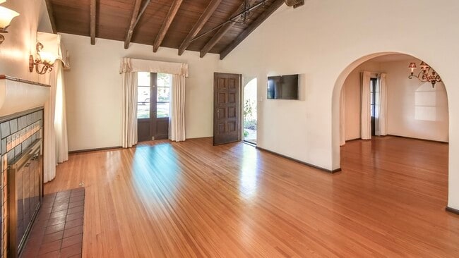 Photo - 2814 Fleur Dr