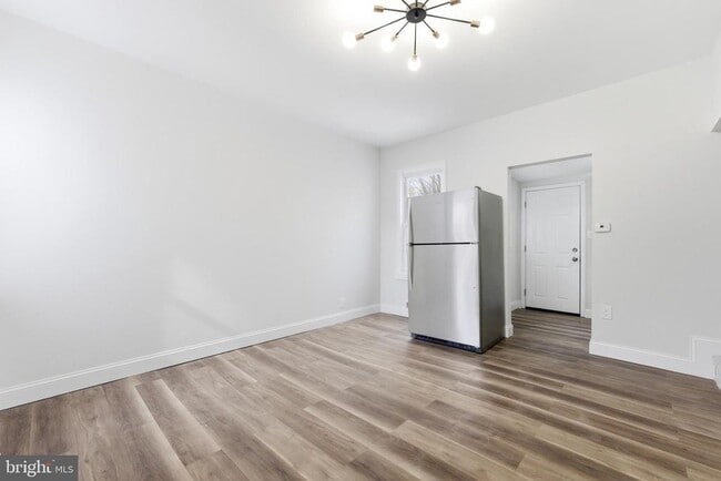 Photo - 923 Ridgeway St