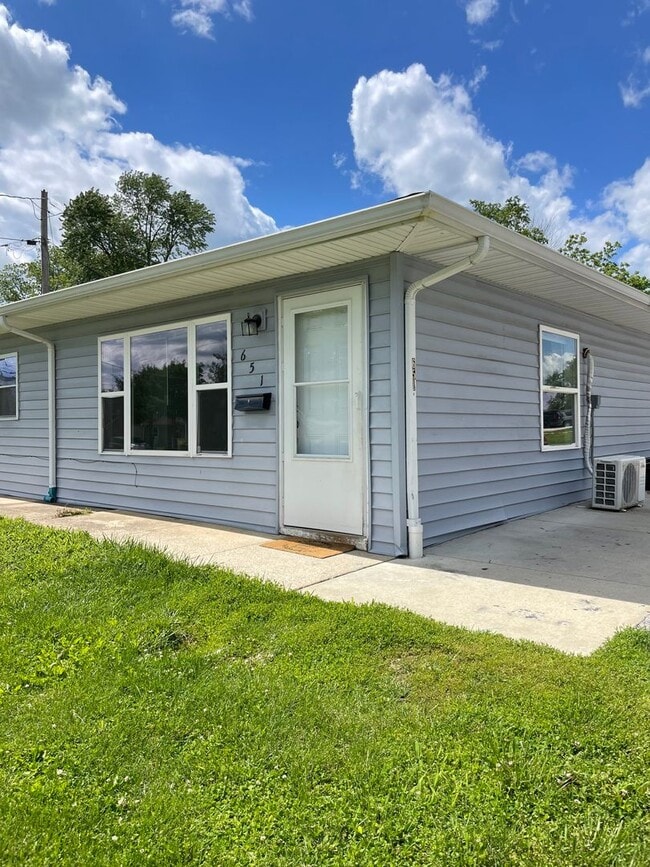 Building Photo - 1 Bed 1 Bath Apartment For Rent in TROY, MO Unit APT A