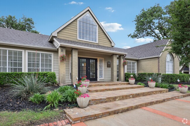 Building Photo - The Willows on Rosemeade Rental