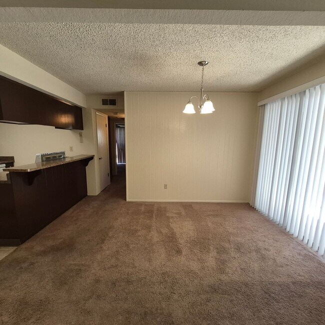 Photo - 3332 Jayanne Way Unidad 5401 Kimsue Way