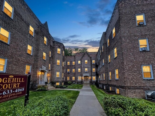 Edgehill Court