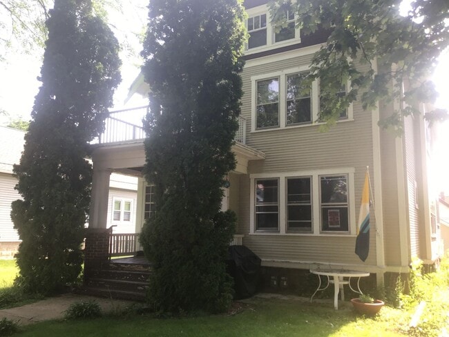 Photo - 3150-3152 S. New York Ave. Unidad 3150 S. New York Ave.-Upper