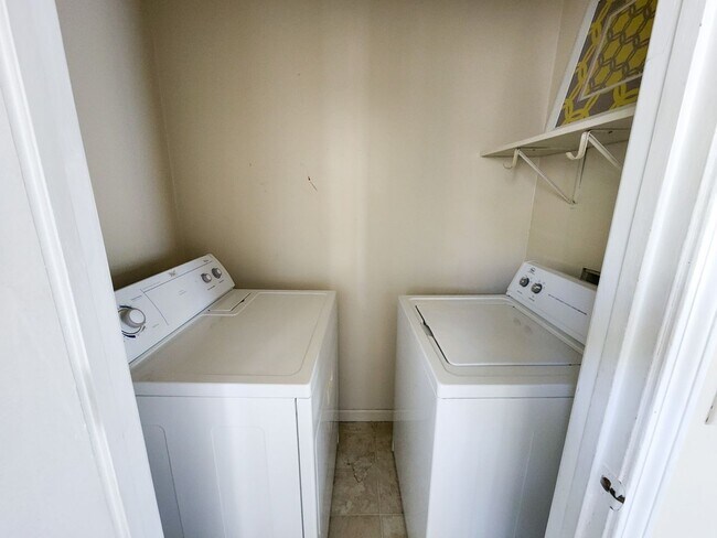 Photo - 3 bed 1 bath unit in duplex