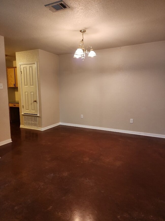 Photo - 1606 Libby Ln Unit A