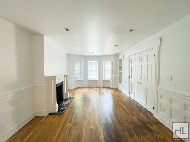 Photo - Crown Heights, Brooklyn – Spacious 4-Bedro... Unidad 1