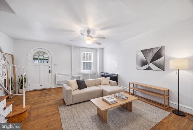 Photo - 3323 Tilden St