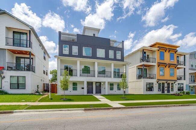 Photo - 3226 Forest Park Blvd Unit Full
