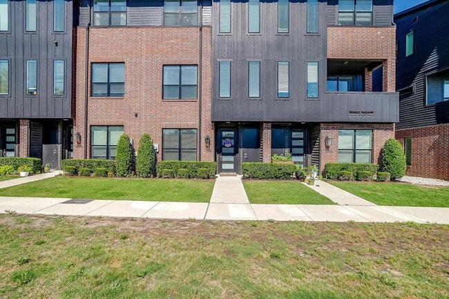 2818 Addison Park Ln