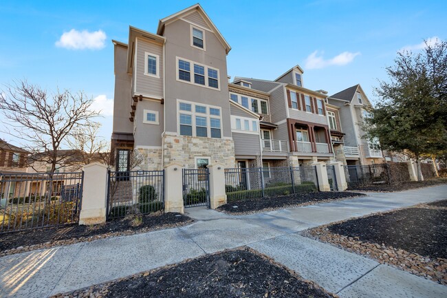 Building Photo - 9623 Towne Lake Pkwy