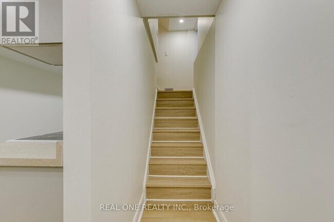 Photo - 655 Paragon Pl