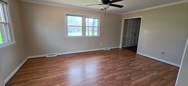 Photo - 1010 Damon Dr