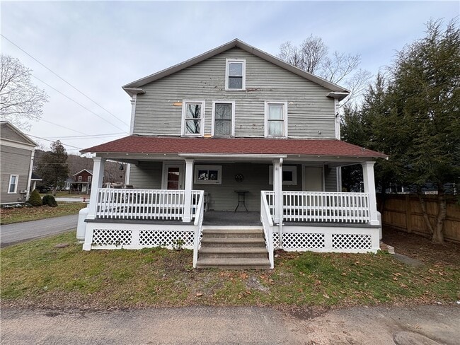Photo - 136 Main St