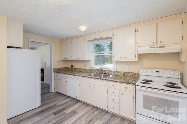 Photo - 3131 Vestal Pl