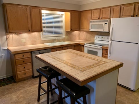 Photo - 205 Hollins Rd