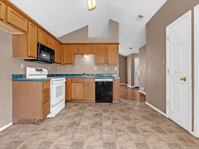 2647 Waverly Dr