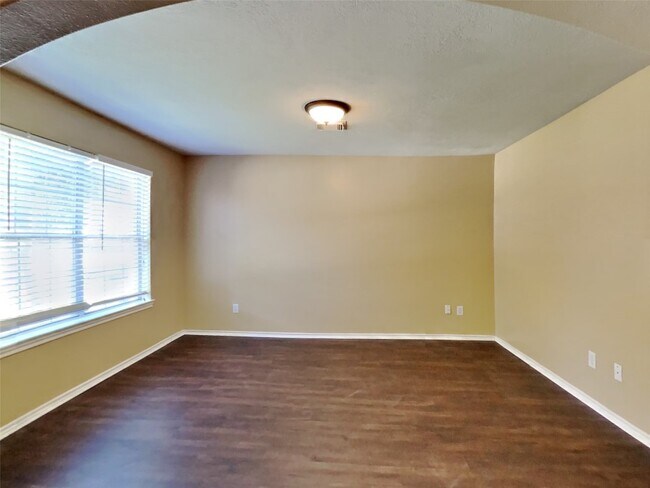 Photo - 149 Bristol Bend Ln