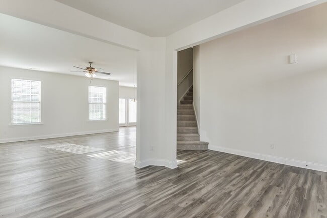 Photo - 26 Cordova St