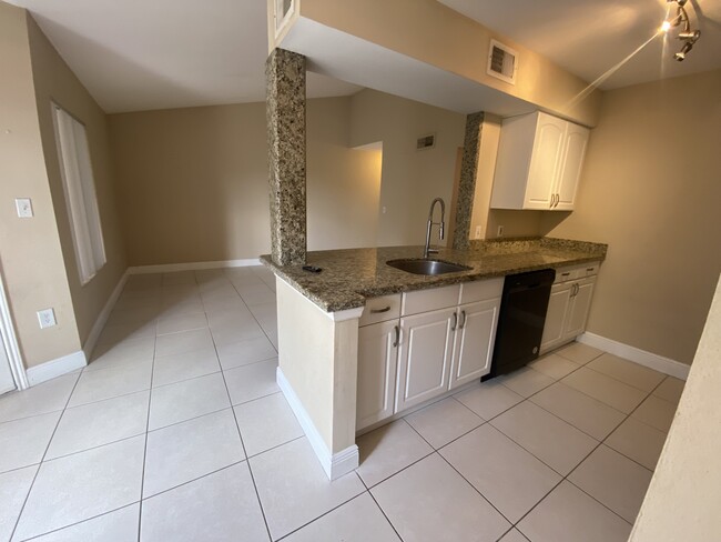 Building Photo - 2667 NW 33rd St Rental