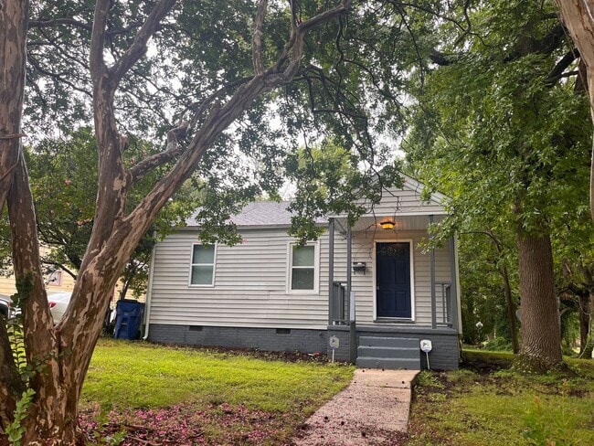 Building Photo - QUAINT 2 BEDROOM MINUTES FROM DOWNTOWN RAL... Rental