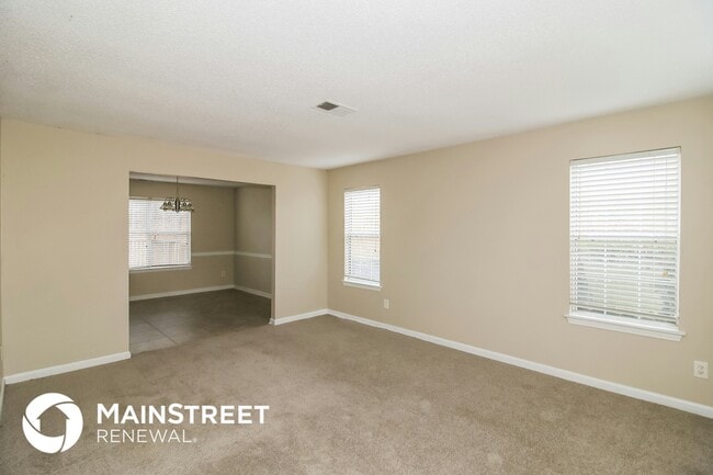 Photo - 6129 Pomerania Trail