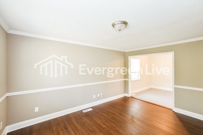 Photo - 4022 Sewall Dr SW