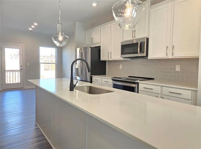 Photo - 341 Skylar Ct SE