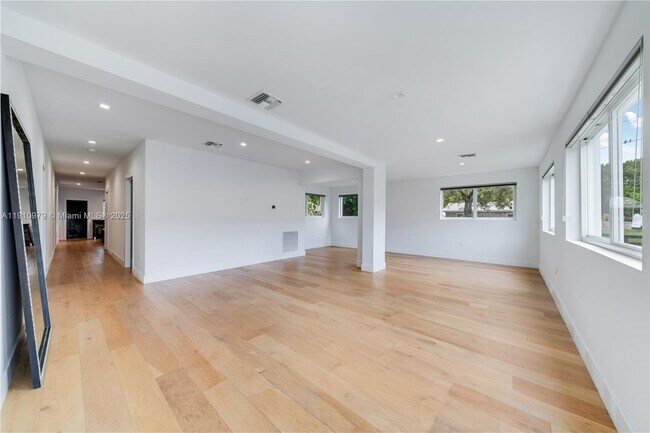 Photo - 4301 NW 6th Ave