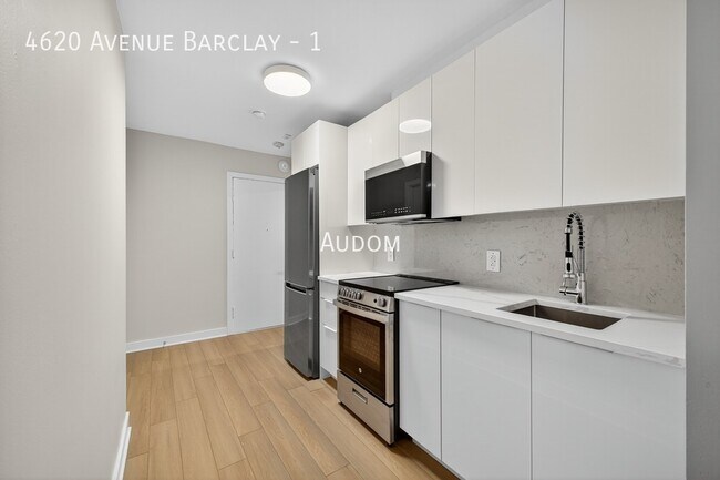 Photo - 4620 Av. Barclay Unit 1