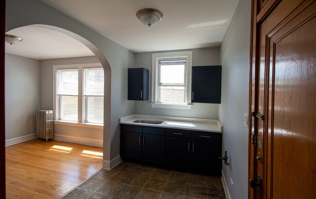 Photo - 2448 N Laramie Ave Unit 2F