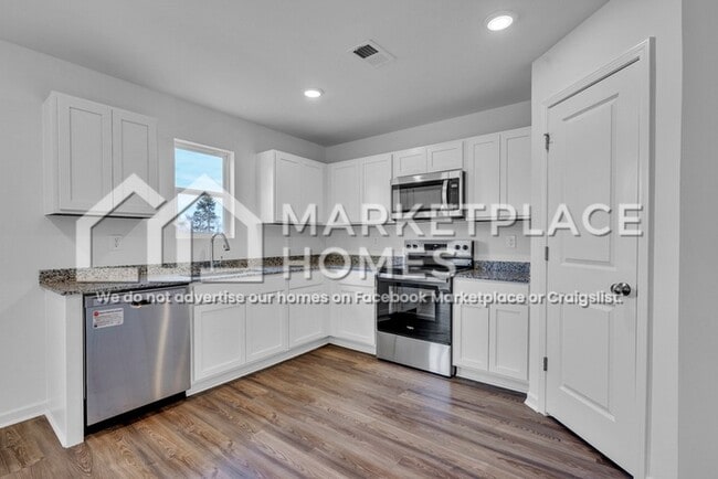 Photo - 327 Orchid Ln