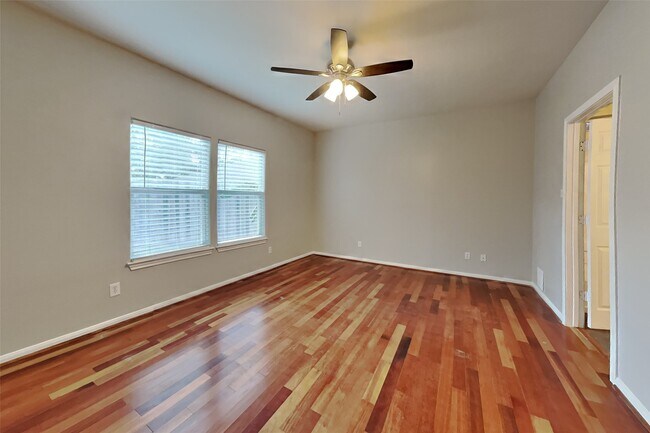 25819 Oakridge Forest Ln