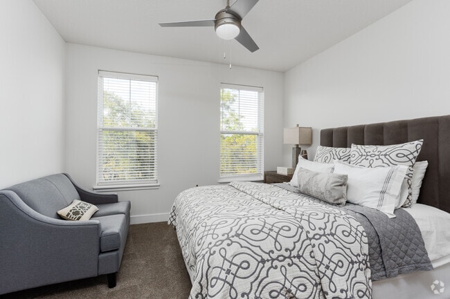 2BR, 2.5BA-1,607SF