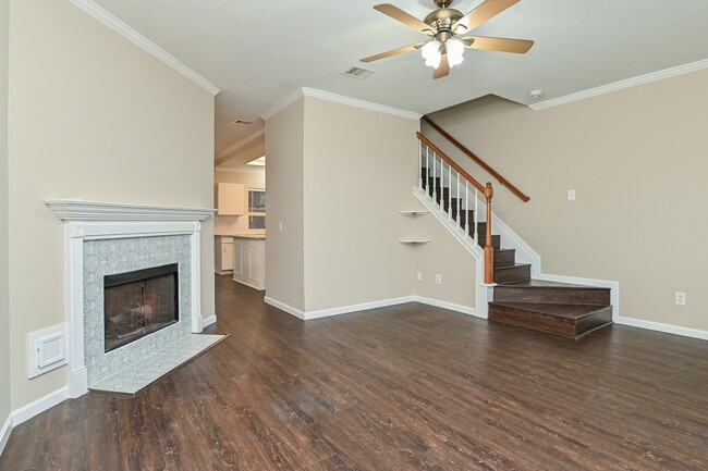 Photo - 2930 Grants Lake Blvd