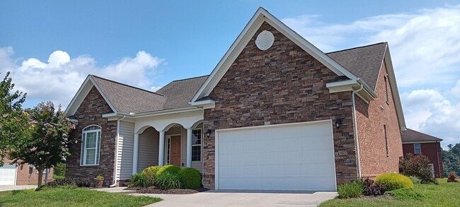 Photo - Heron's Landing 4 BD/ 3BTH Available May 14th