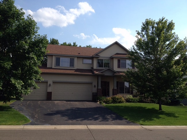 Building Photo - Spacious 2-Story in Woodbury*4 Bed/3 Bath*... Rental