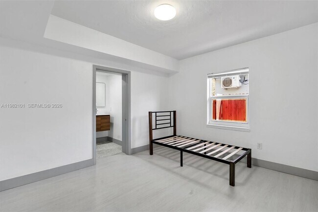 Photo - 775 NW 96th St Unidad B